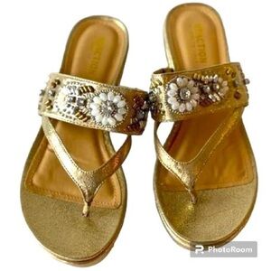 ($60) Kenneth Cole Women's Gold Sandals T-strap Rhinestone Pearls Wedge, Sz 8